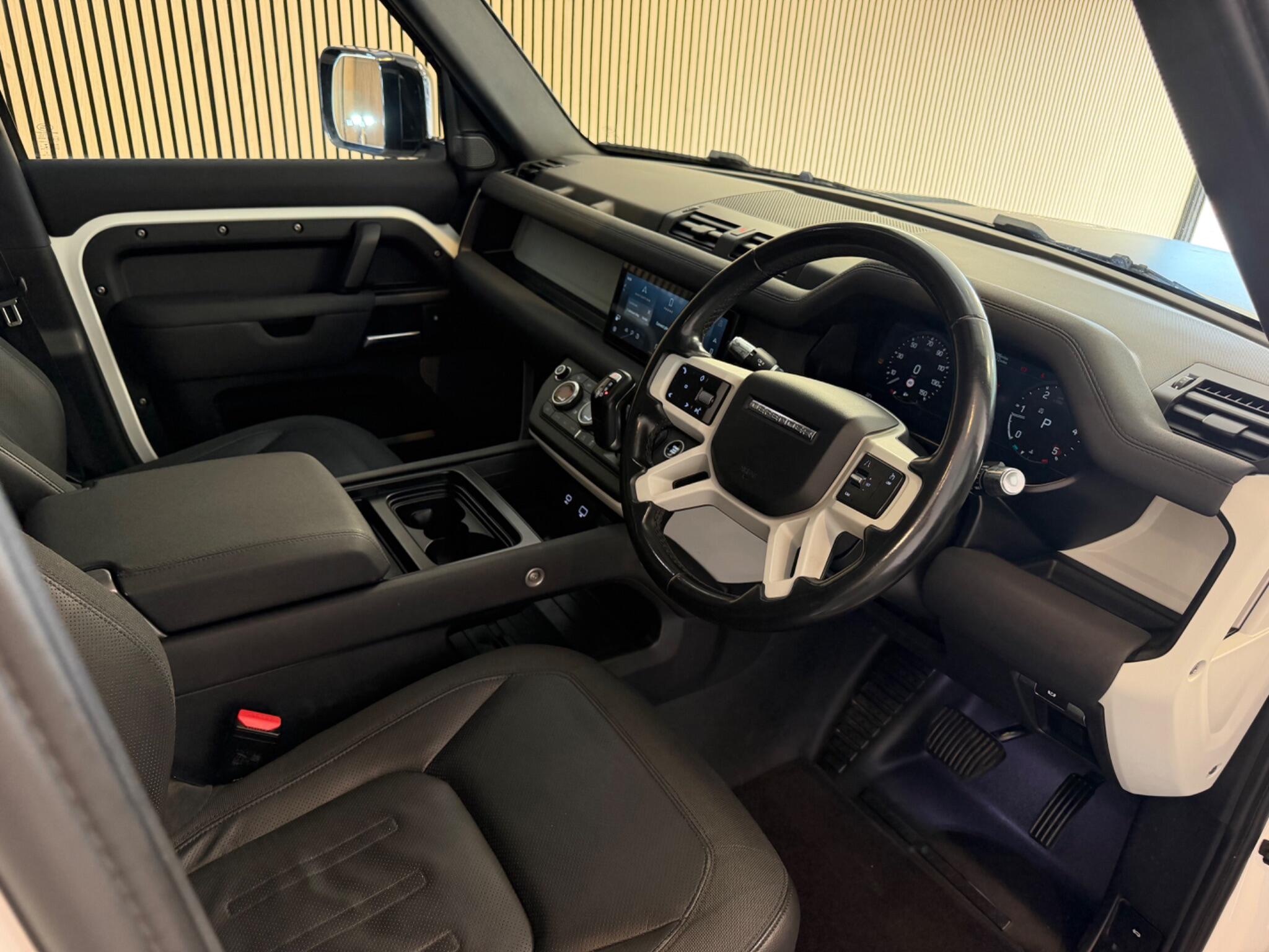 Land Rover Defender 110